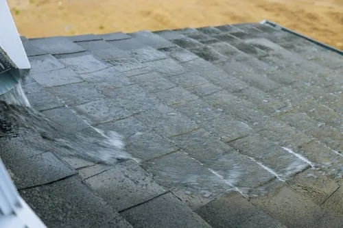 Roof Leak Repair / Reparación de Goteras